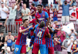 Manchester United rygtes interesseret i at hente FC Barcelonas Ronald Araújo i næste transfervindue