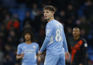 Manchester City har valgt at forlænge med den 19-årige midtbanespiller James McAtee.