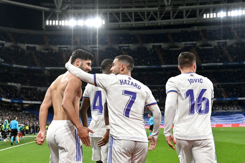 Real Madrids offensive spiller Marco Asensio er ude og forsvare Eden Hazards dårlige form i klubben.