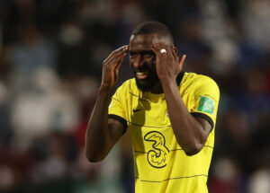 Antonio Rüdiger og hans engelske klub, Chelsea, er angiveligt ikke i forhandlinger om en ny kontrakt.