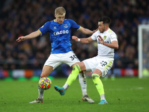 Donny van de Beek får meget ros i Everton, siger Rio Ferdinand i sin podcast