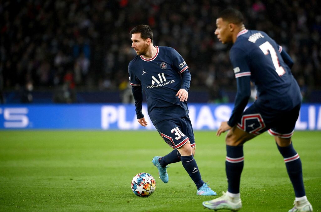 Lionel Messi mener, at selvom Champions League-turneringen er svær at vinde, så har PSG holdet til det.