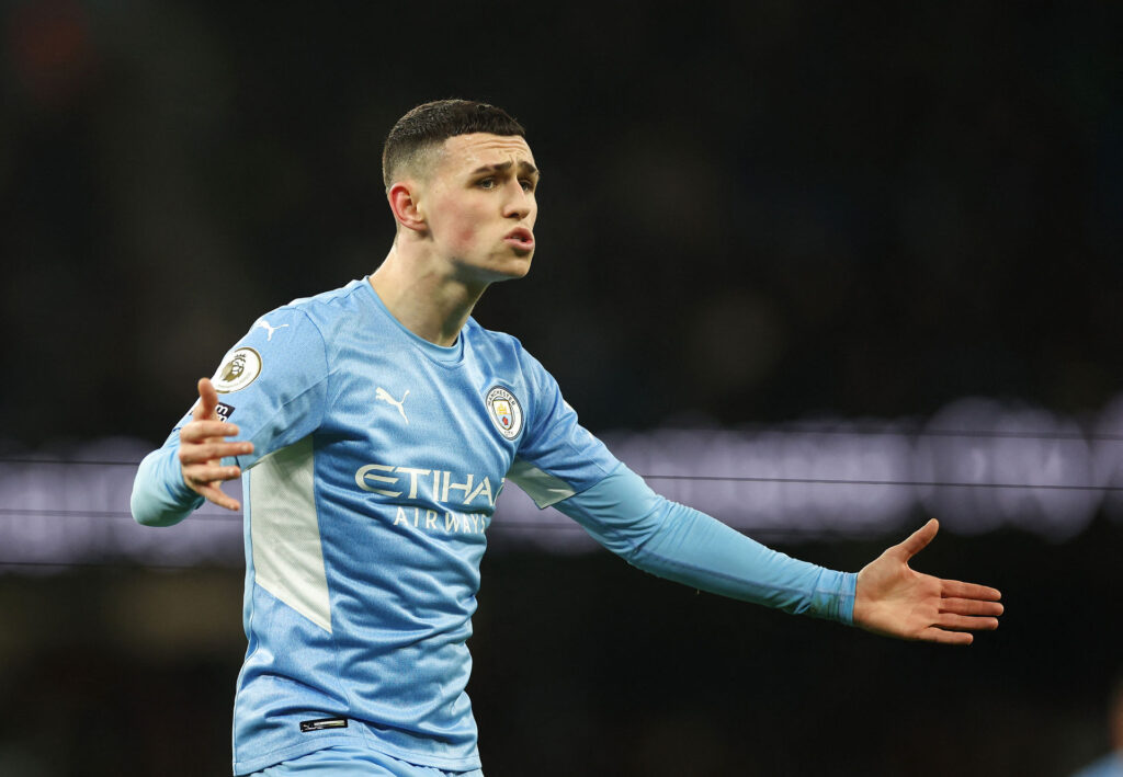 Phil Foden og midtbanespillerens familie blev lørdag udsat for chikane efter en boksekamp.