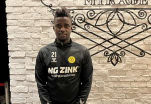 James Gomez er en ombejlet spiller, der særligt efter gode præstationer for sit gambianske landshold, har skabt stor interesse fra blandt andet FC Midtjylland.