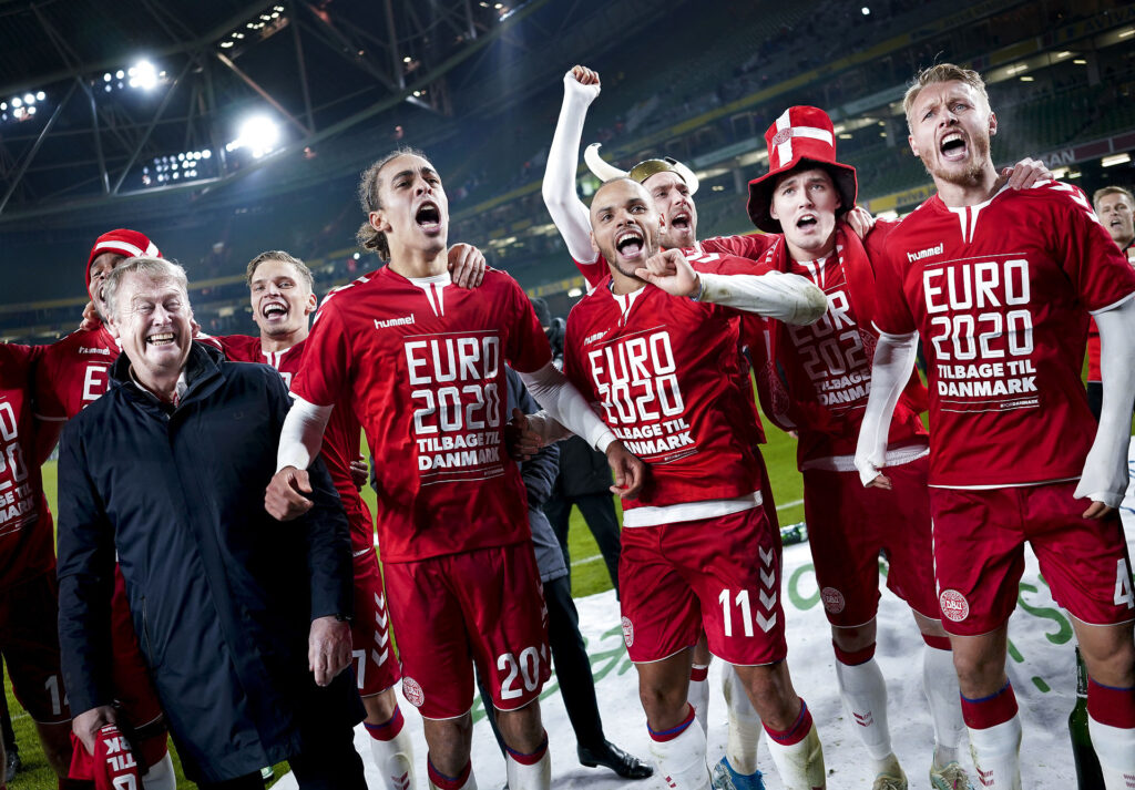 Åge Hareide skal hyldes for sin indsats som landstræner for det danske landshold i Parken.