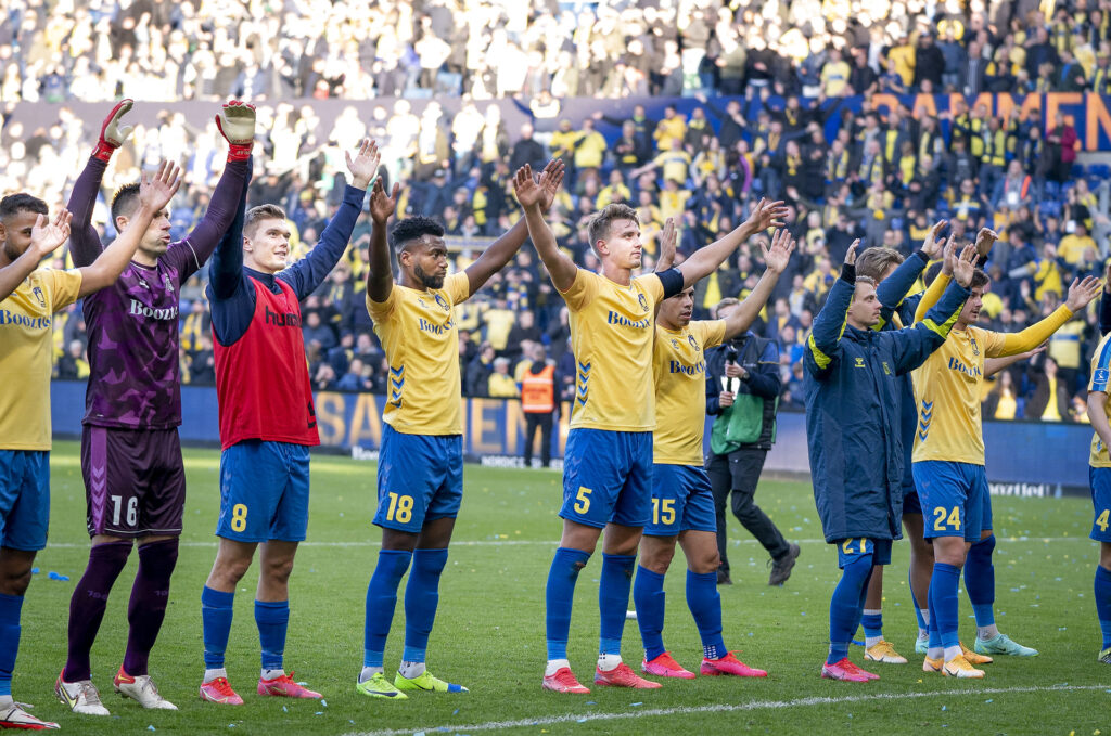 Brøndby har forlænget med Thomas Mikkelsen.