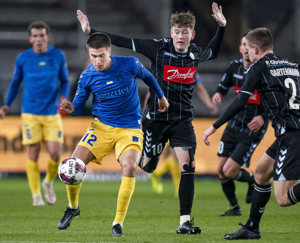 Carl Björk og Blas Riveros er klar igen for Brøndby mod AGF i Superligaen - Kevin Mensah er ude af truppen.