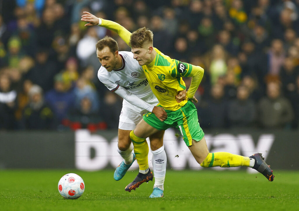 Christian Eriksen tog hjørnesparket, der førte til Brentford første mål i kampen mod Norwich i Premier League.