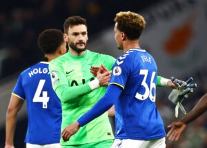 Dele Alli siger tak for kampen til Hugo Lloris