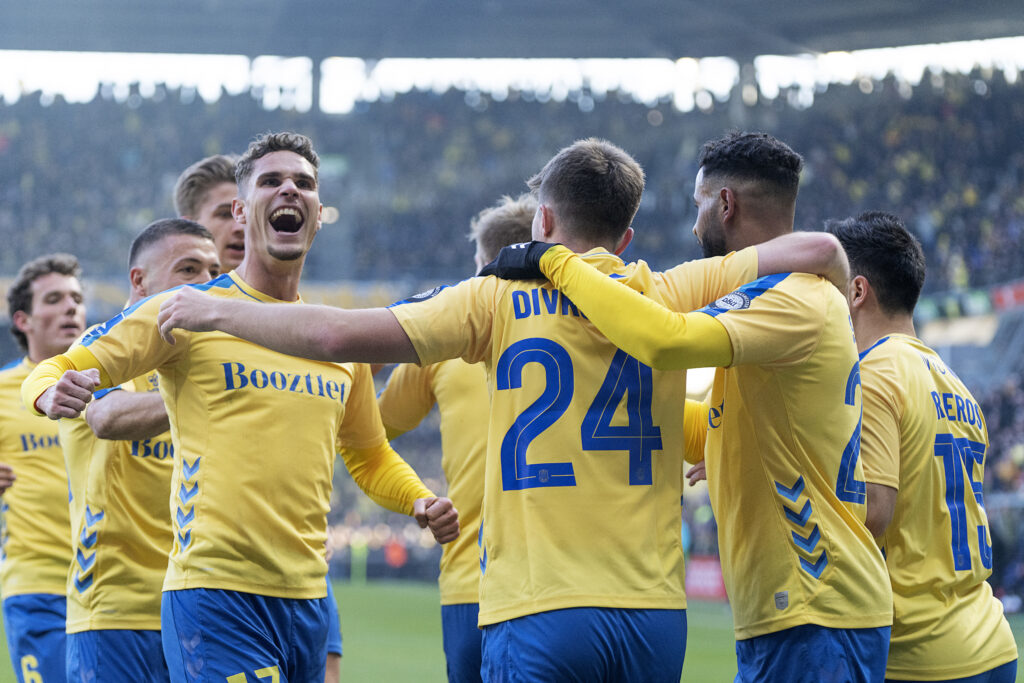 Brøndby IF har tænkt sig at købe mindst to profiler til sommer.