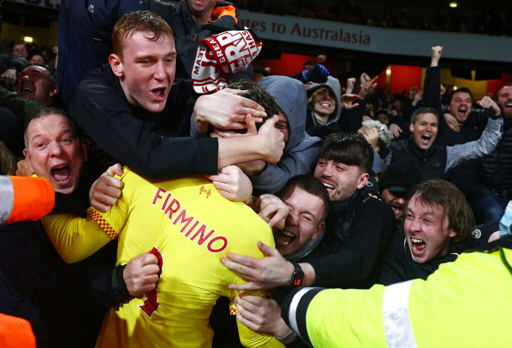 Liverpool melder sig for alvor ind som mesterskabskandidater efter de onsdag aften vandt 0-2 over Arsenal på Emirates Stadium.