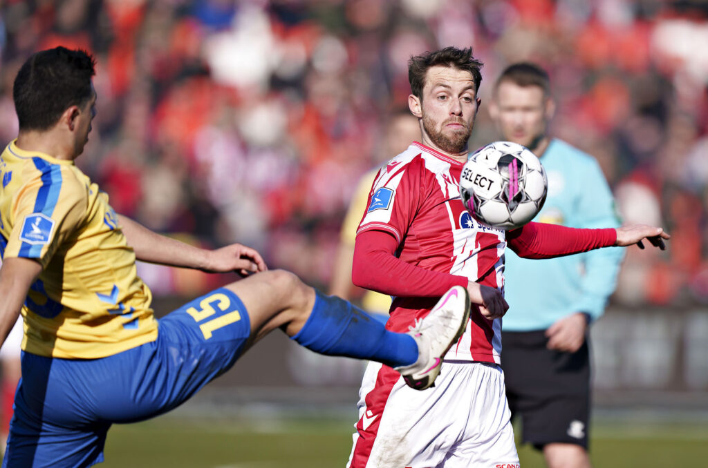 Louka Prip sendte AaB foran 1-0 på et straffespark