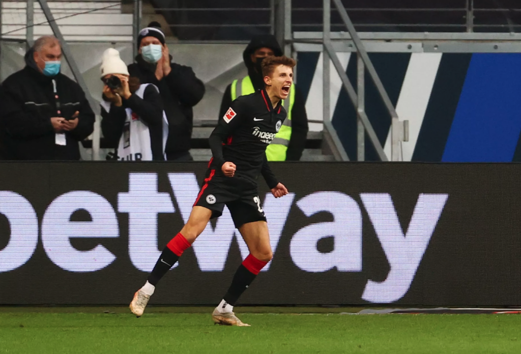 Jesper Lindstrøm lavede en assist på målet til 2-1, da Frankfurt mødte Real Betis i Europa League.