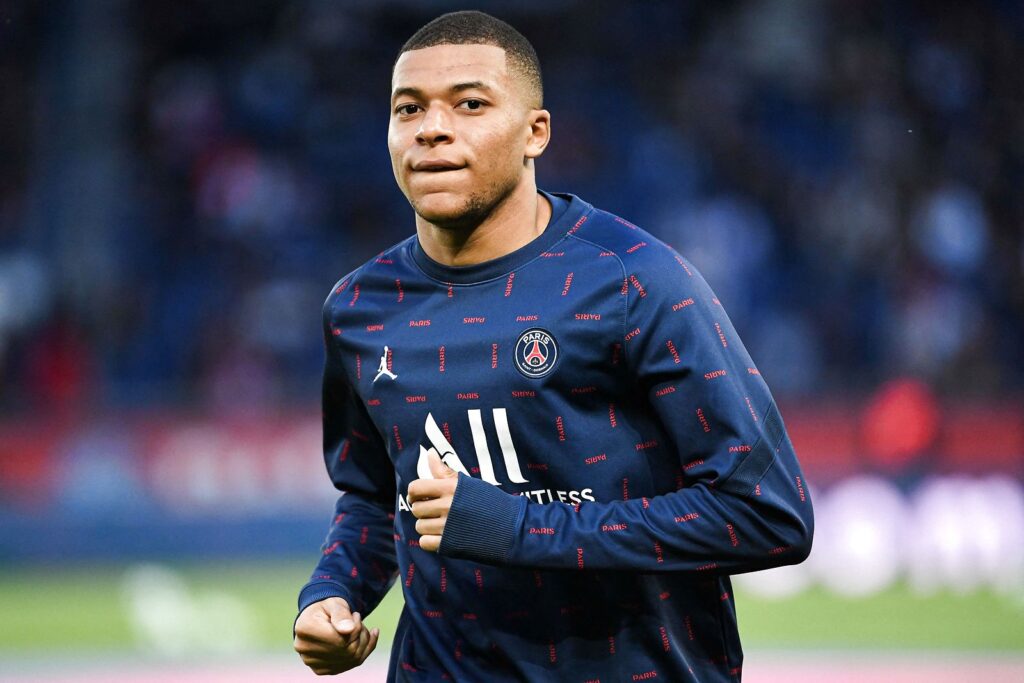 Mbappé må formodes at holde sig til fodbold.