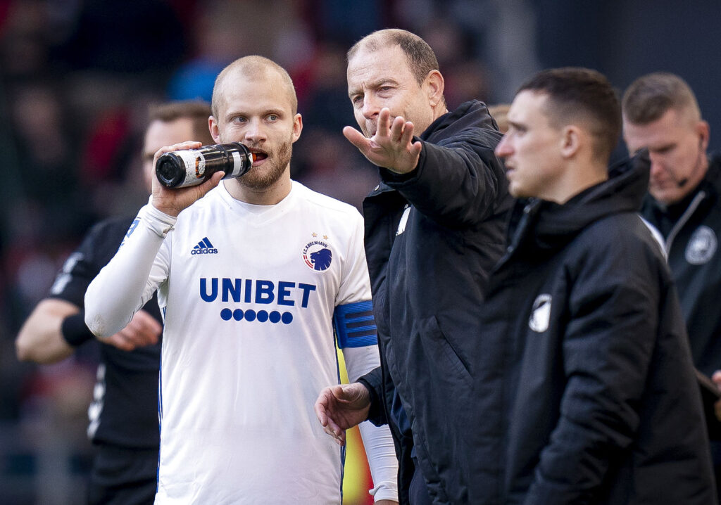 Nicolai Boilesen var meget tæt på at score selvmål mod FC Midtjylland