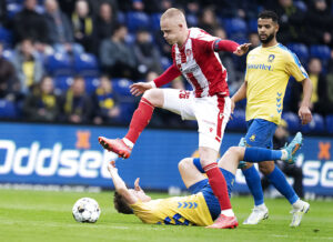 Rasmus Thelander åbner for at blive i AaB