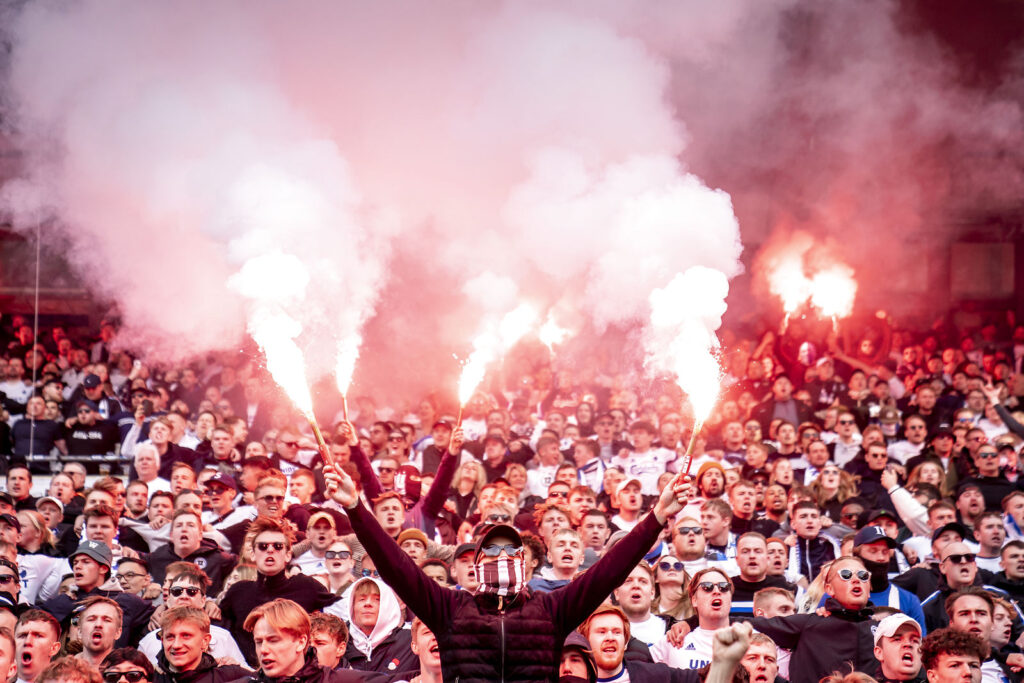 F.C. København er blevet tildelt en bøde for brug af pyroteknik i kampen mod Brøndby