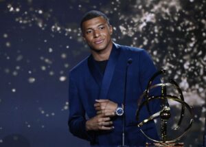 Kylian Mbappé modtog lørdag prisen som årets spiller i Ligue 1