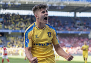 Mathias Kvistgaarden holder med FC Midtjylland i Pokalfinalen