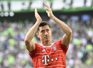 Robert Lewandowski FC Barcelona, Lewandowski, Manchester United, Bayern München, PSG, Premier League.