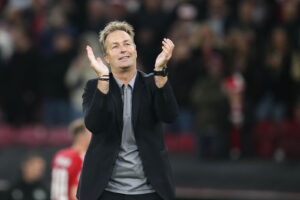 Peter Møller og DBU forsvarer landstræner Kasper Hjulmand efter nye oplysninger om Finlands kampen til EM