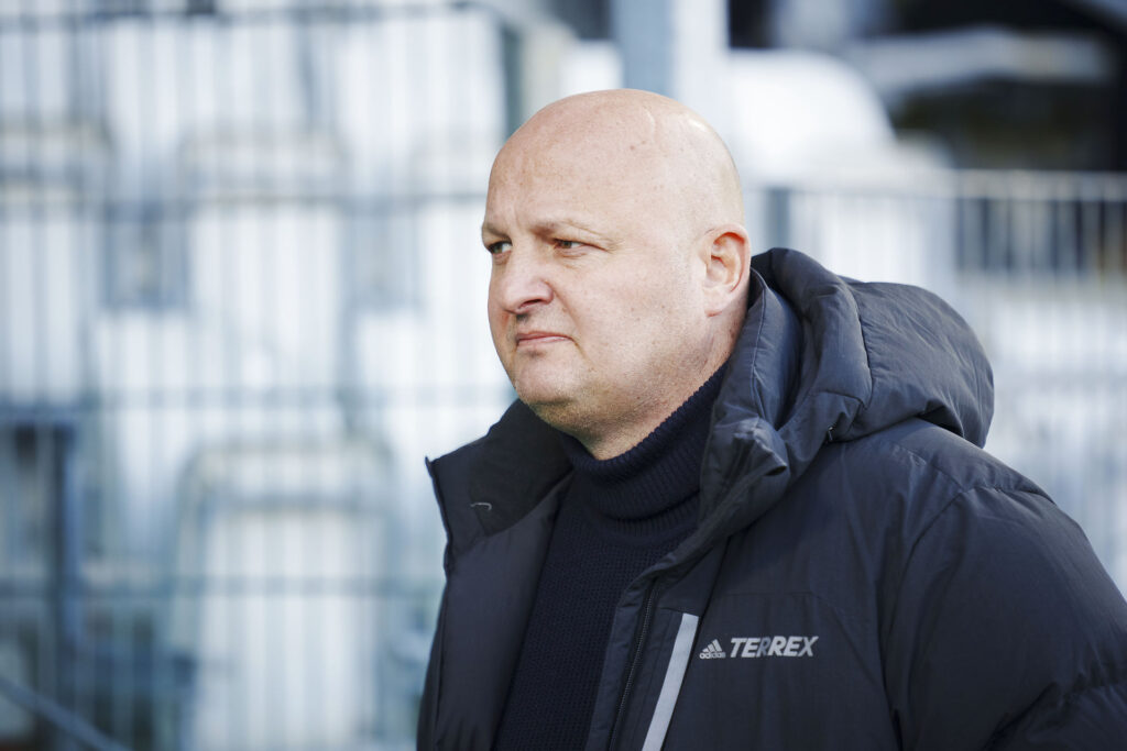 F.C. Københavns sportsdirektør Peter Christiansen afviser at have budt 30 millioner kroner for Nicolai Vallys