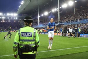 FA og EFL vil indføre højere strafferammer for baneløbere