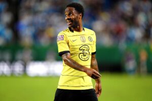 Raheem Sterling burde have anførerbindet på til den nye sæson mener Trevor Sinclair