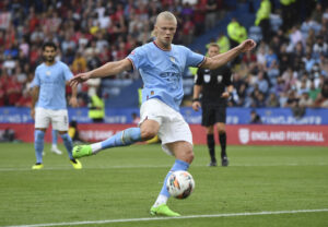 Erling Haaland debut Liverpool afbrænder misser chance