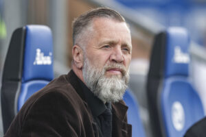 Bjørn Wesström kigger på forstærkning til én særlig plads