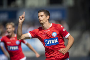 Helenius forholder sig til rygterne om Brøndby