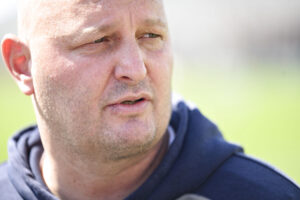 Peter Christiansen mener, den rette angriber allerede kan være i truppen