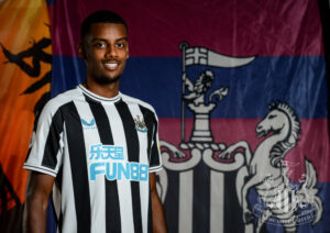 Alexander Isak skifter til Newcastle