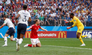 Steve Mandanda er med for Frankrig mod Danmark