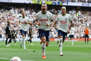 Pierre Emile Højbjerg Tottenham scoring Fulham