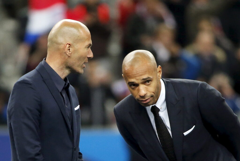Thierry Henry er overbevist om, at Zinedine Zidane kun venter på én ting. Og det er at overtage posten som landstræner for Frankrig.