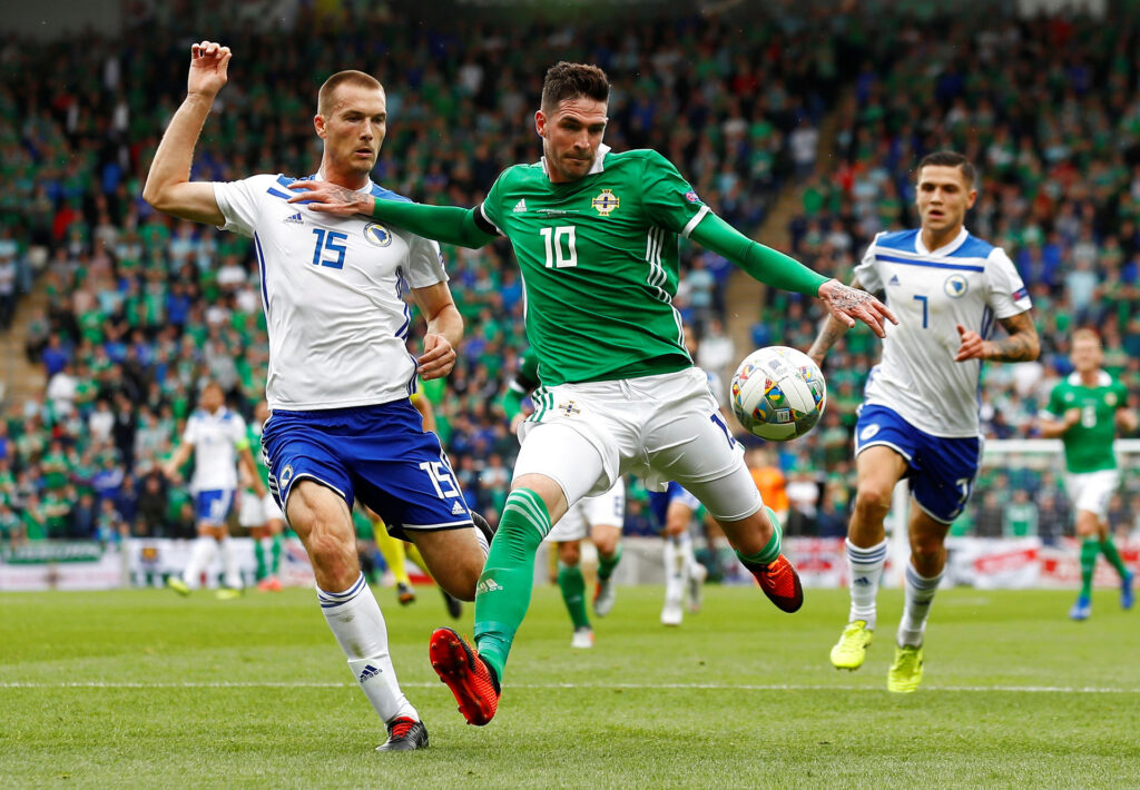 Kyle Lafferty, 10 dages karantæne.