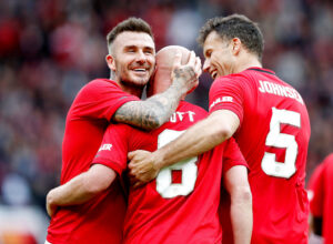 Premier League-klubben Brentford har for tiden besøg af Manchester United-legenden David Beckhams søn Romeo.