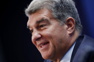 Joan Laporta var langt fra tilfreds efter nederlaget til Real Madrid og han opsøgte dommerne i omklædningsrummet efter kampen