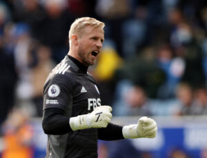 Kasper Schmeichel Danny Simpson