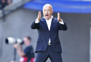 Uwe Rösler ser frem til en svær kamp mod Viborg.