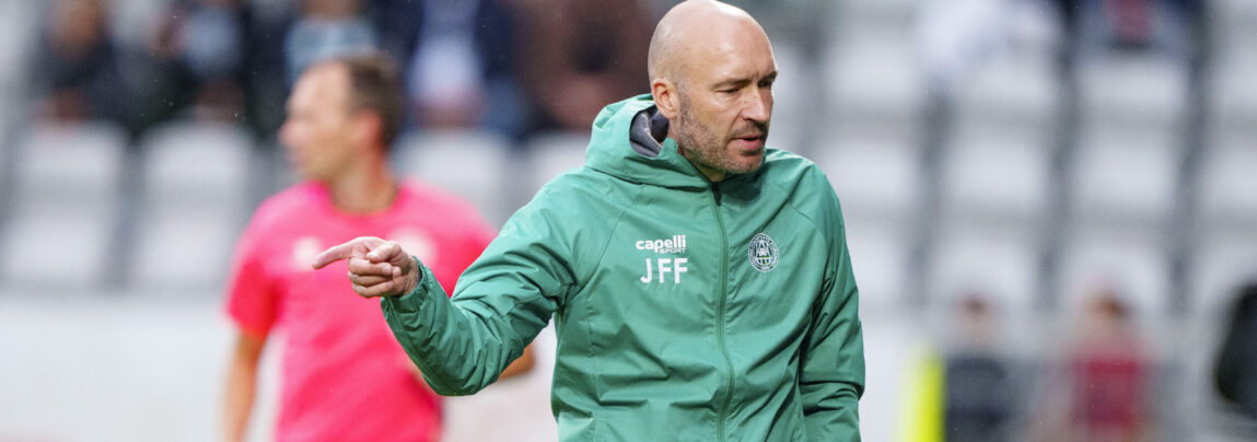 Viborgs cheftræner JAcob Friis har udtaget truppen, der søndag møder OB i Superligaen.