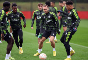 Christian Eriksen er fortsat tvivlsom til kampen mod Tottenham onsdag. Det fortæller Erik ten Hag.