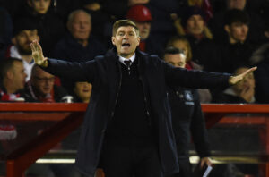 Steven Gerrard er angiveligt fyringstruet i Aston Villa