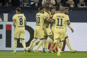Robert Skov kom på måltavlen to gange, da Hoffenheim slog oprykkerne fra Schalke 04 sikkert med 0-3.