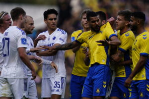 Brøndby og F.C. København mødes i derby i søndagens tidlige Superliga-opgør.