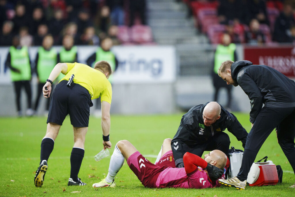 Matej Delac blev under kampen mod FC Midtjylland ramt af ølkast