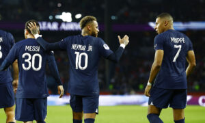 Neymar Messi og Mbappe jubler hos PSG