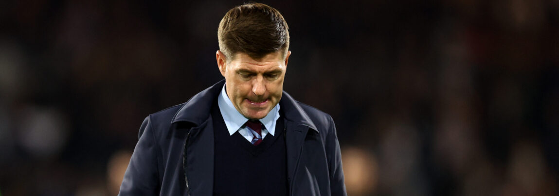Aston Villa fyrer Steven Gerrard efter efter 3-0-nederlaget til Fulham i Premier League og en særdeles skidt start på sæsonen.