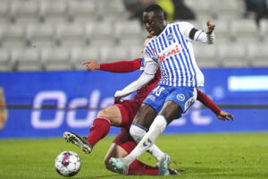 Yankuba Minteh rykkes op i OB's førsteholdstrup